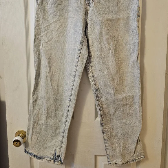 Acid - Picture 6 of 6